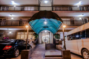 Отель Del Marques Hotel and Suites  Гвадалахара